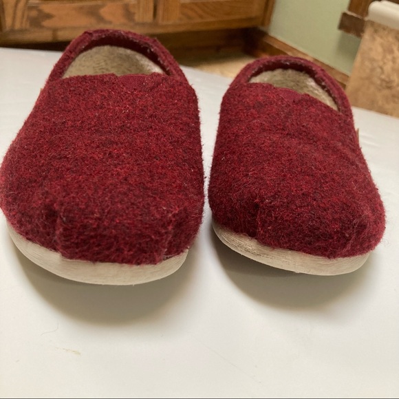 Tom's "Good Vibes" Faux Wool Shoes - Picture 8 of 9